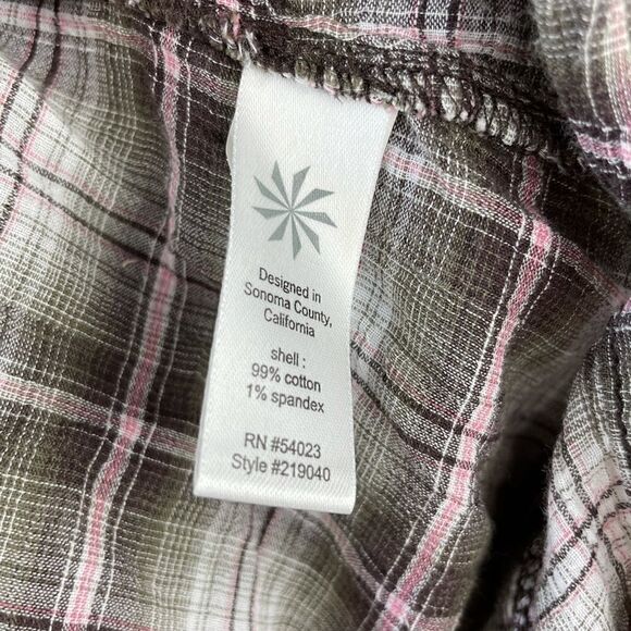 Athleta Pearl Button Down Shirt Size S EUC - Picture 12 of 12